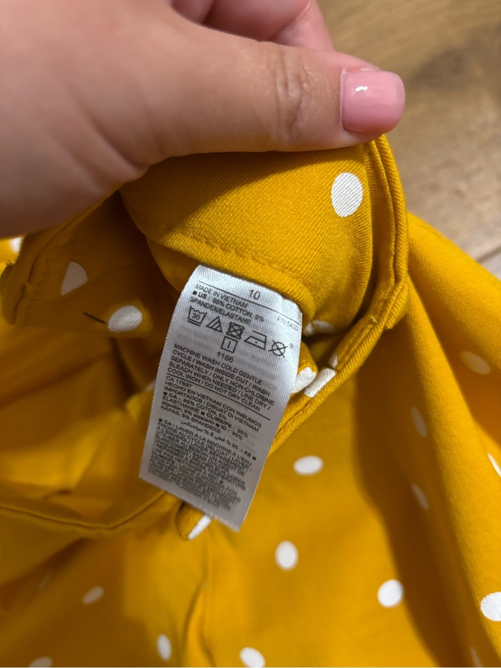 Old Navy Yellow Polka Dot Pixie Pants - Picture 3 of 4